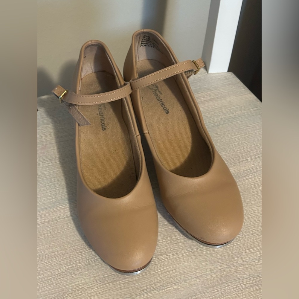 Tap shoe heel-Classic Mary-Jane style character